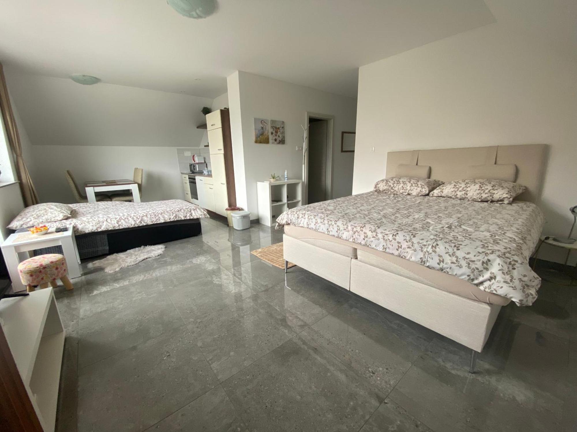 Apartma Azurre Postojna Εξωτερικό φωτογραφία
